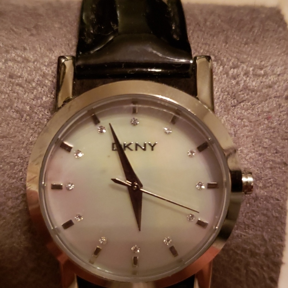 Ladies Designer Watch - Picture 2 of 3